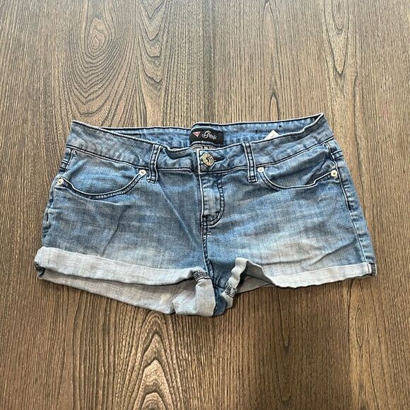 Guess Denim Shorts Light Wash Roll Hem Size 29 - Picture 1 of 7